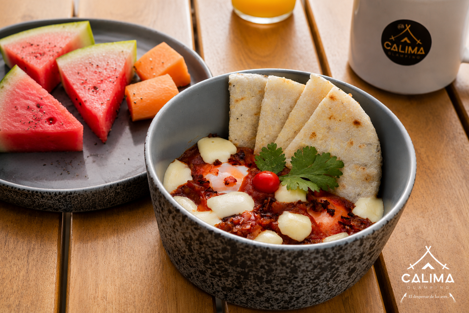 Desayuno de huevos de Calima Glamping